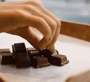 chocolate-portable-blender-compressed